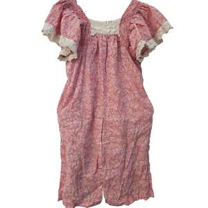 LOUIS MISHA Romper Floral Pink White Crochet Trim Smocked Neck Summer Outfit‎
